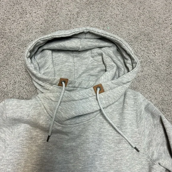 Volcom hoodie - Picture 2 of 4